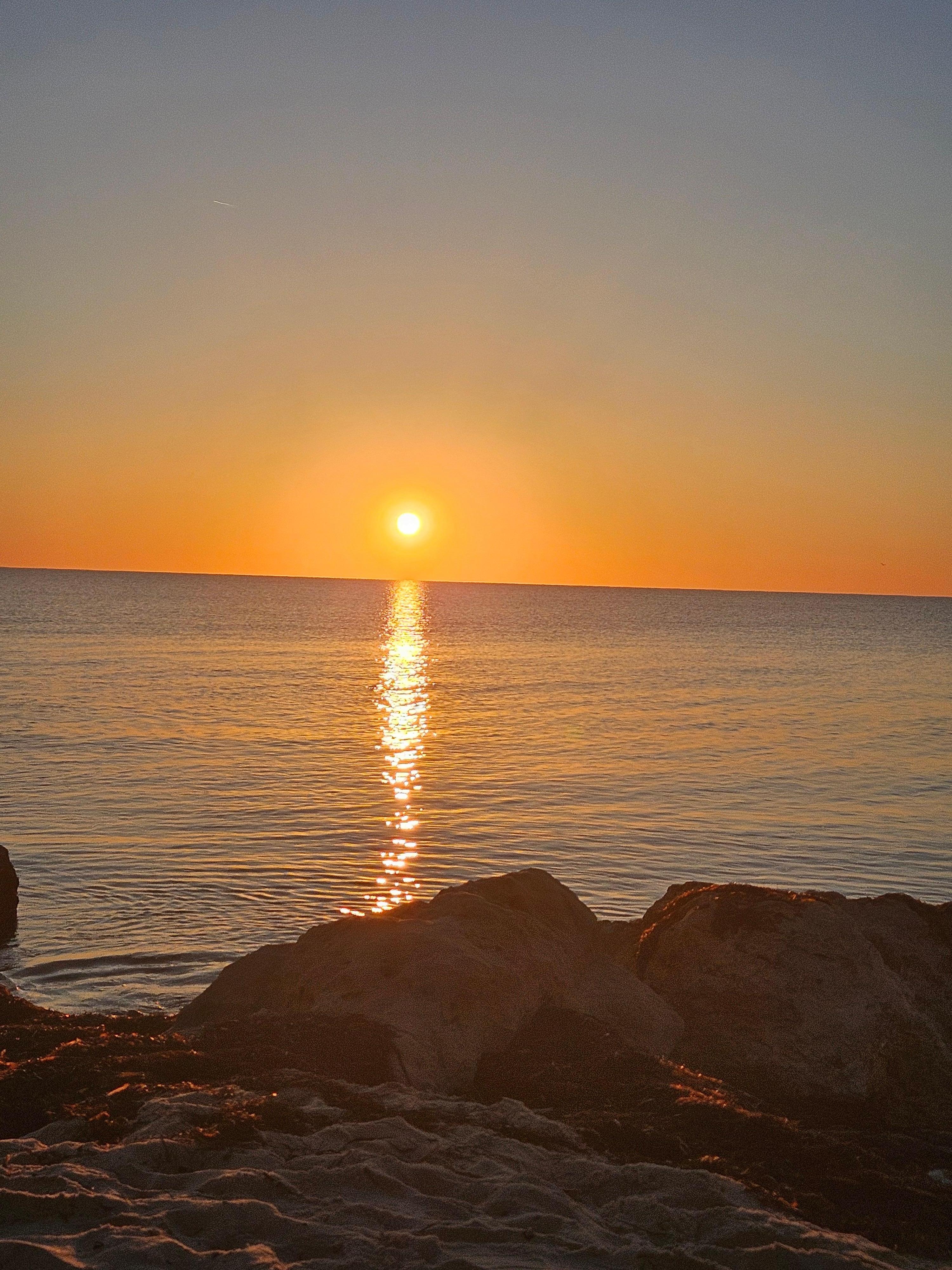 2 min drive to the beach to see the most amazing sunrise. 