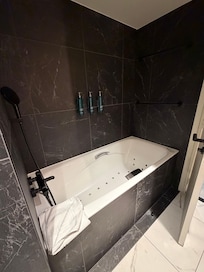 Stains in the bathtub