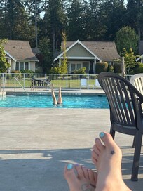 Just hangin’ at the pool!