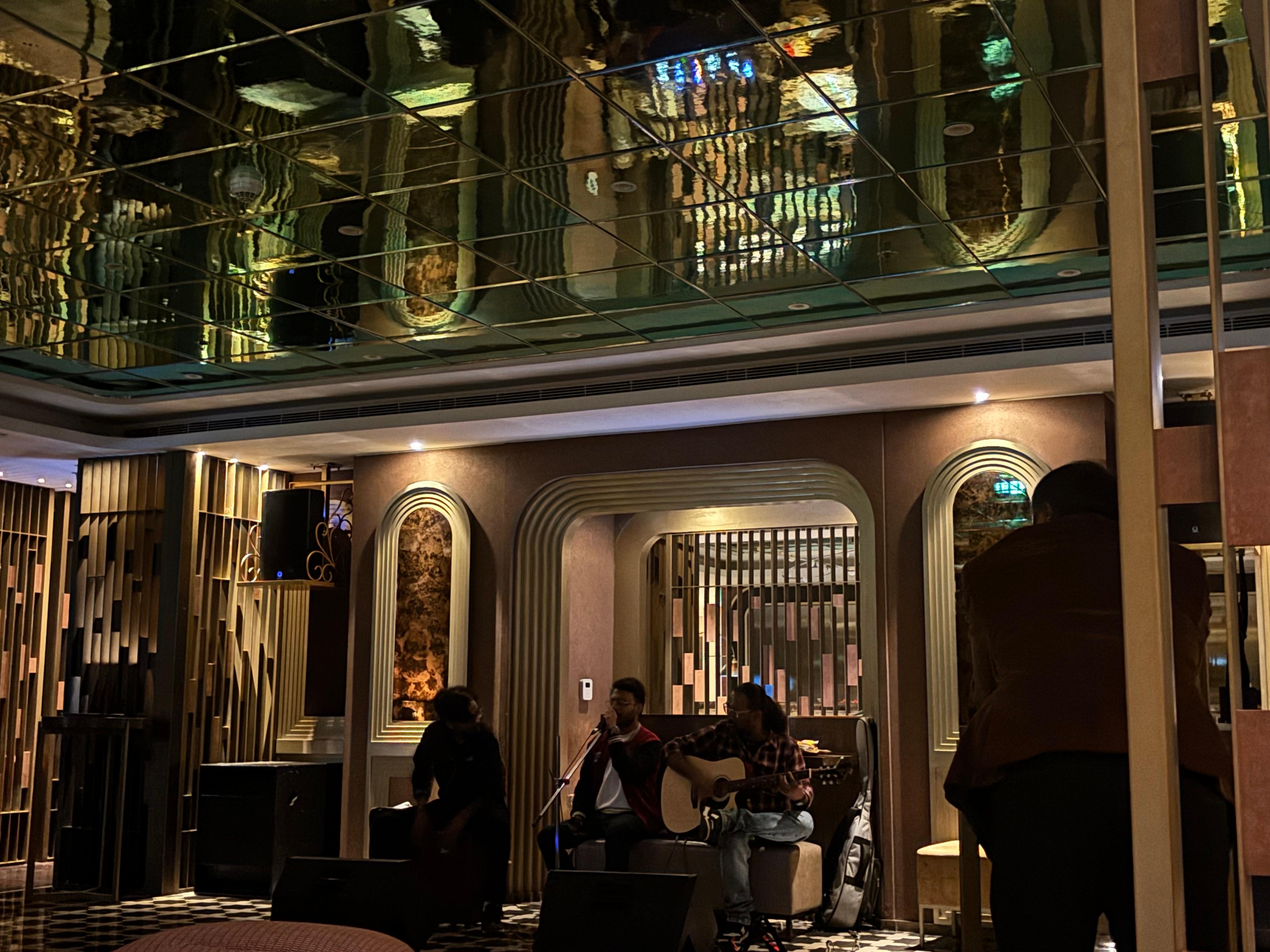 Rooftop Bar with live music 