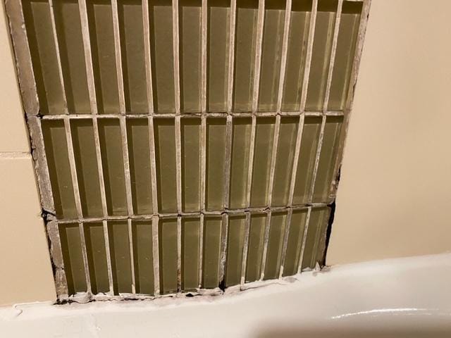 Tub area
