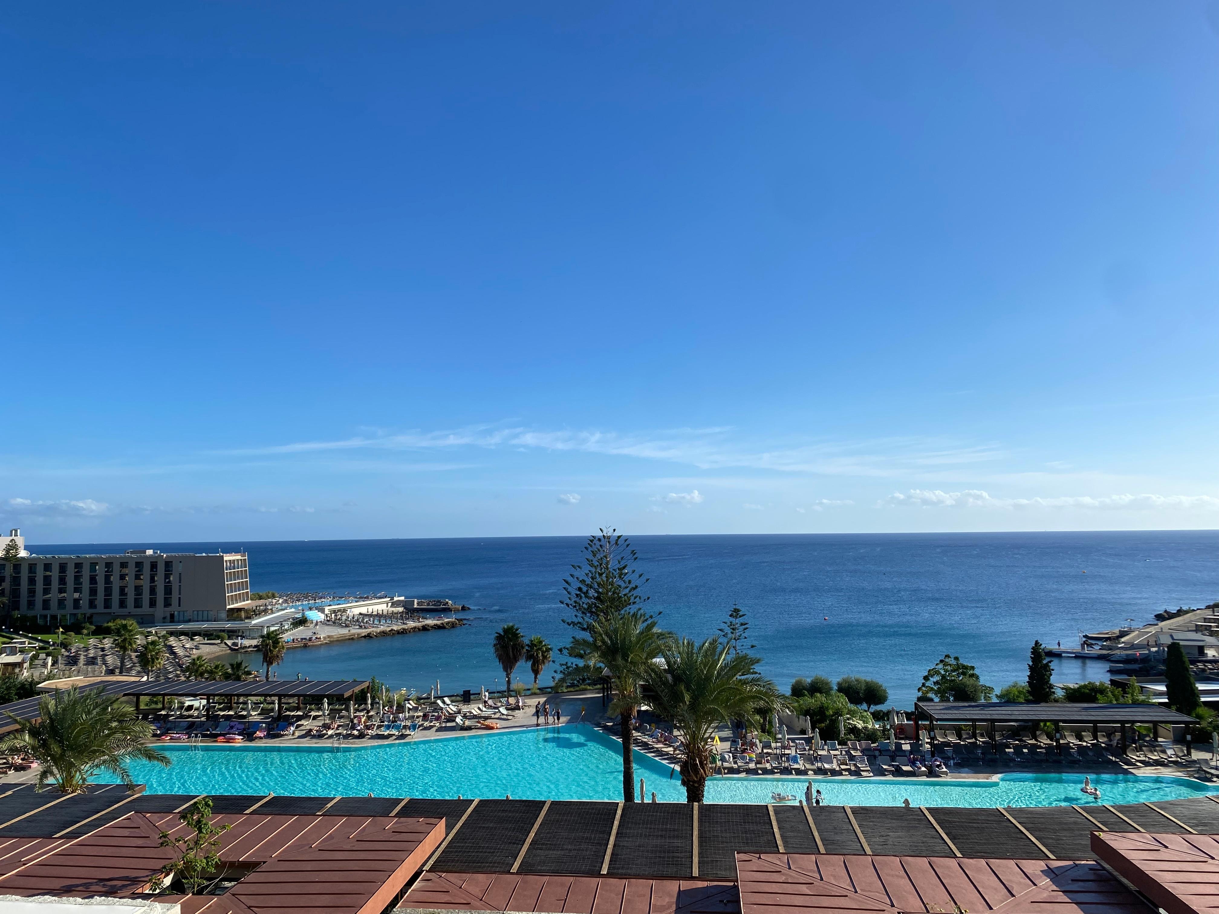 Utsikt från hotellbalkongen 