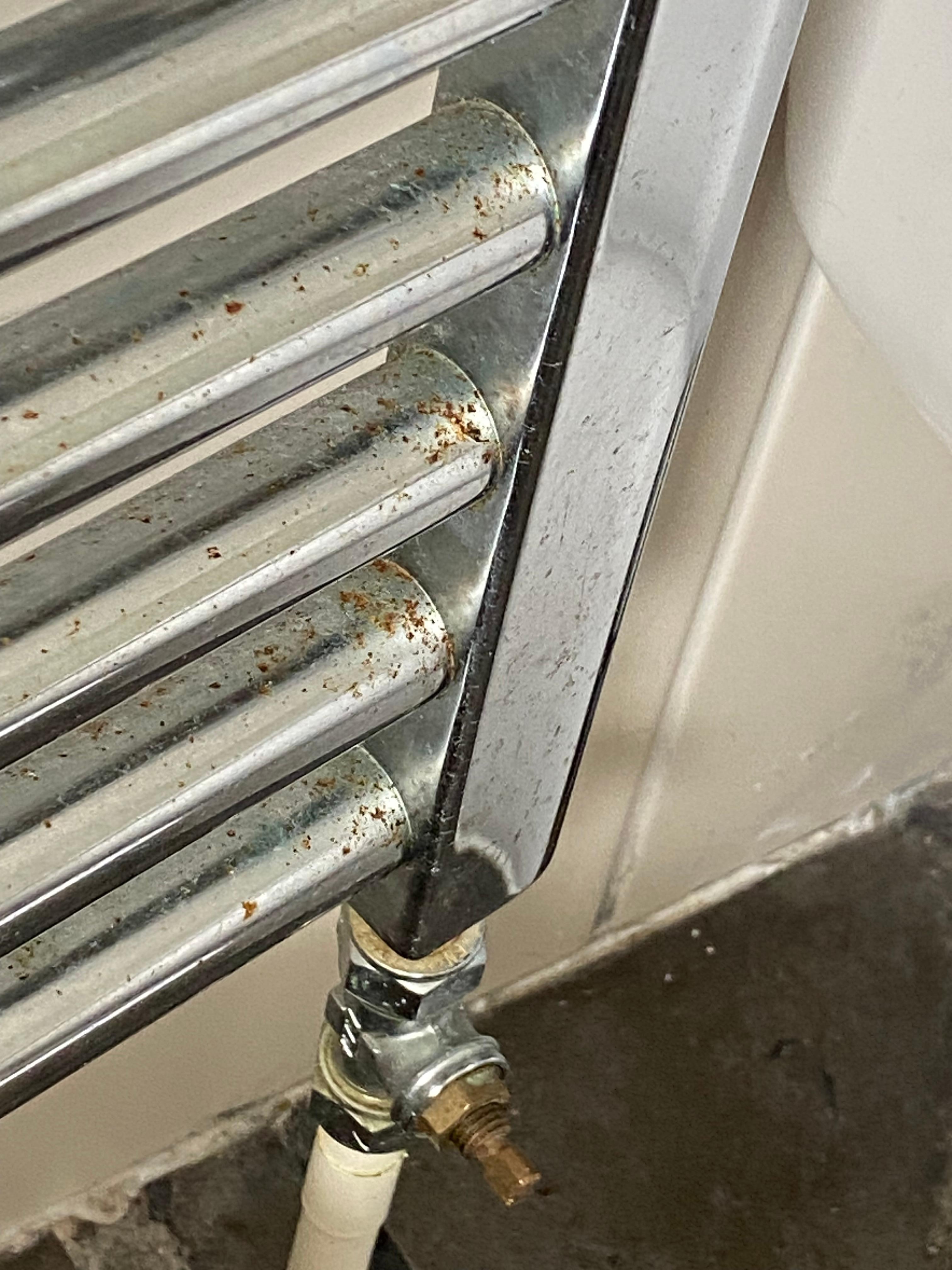 Dirty radiator after a clean
