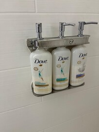 Shower: bath wash, shampoo & conditioner