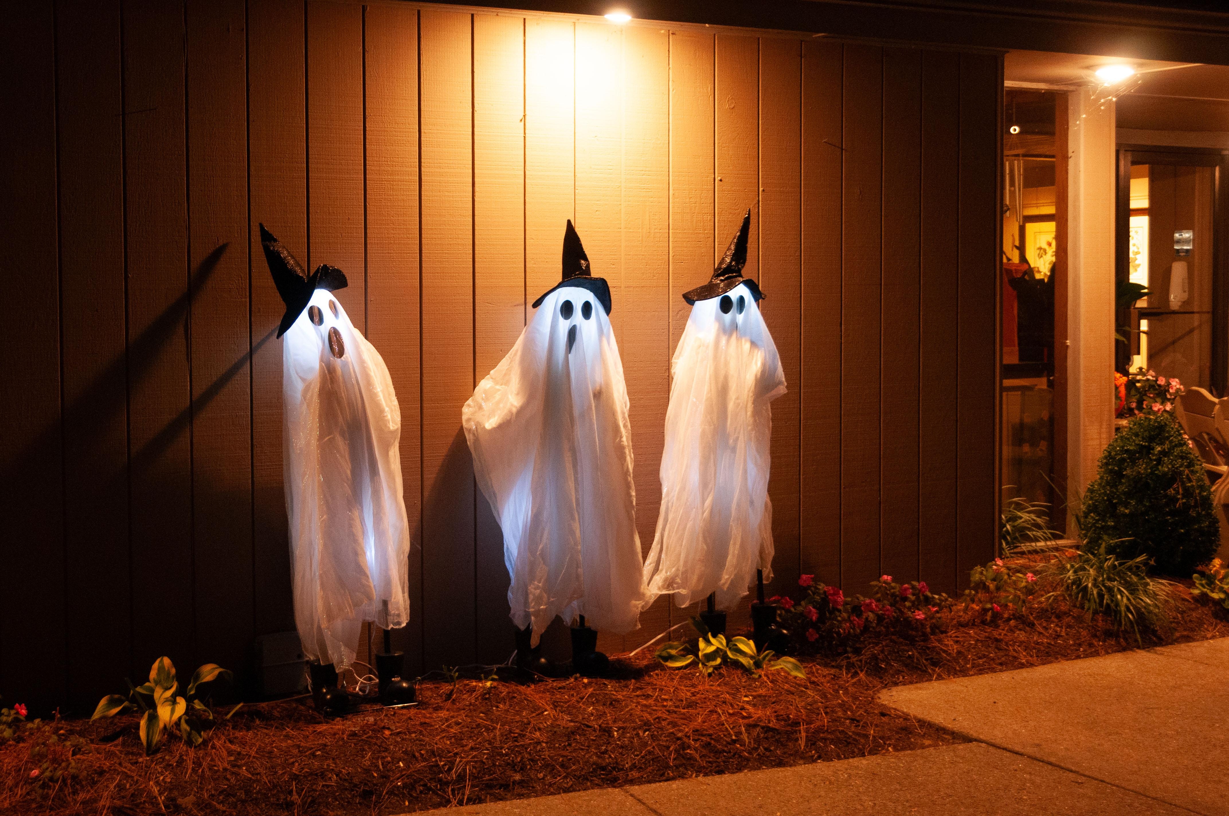Goblins outside the Refuge Inn were a welcome sight heralding the advent of Halloween.
