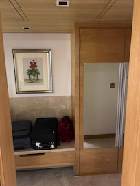 Mirrors end at 4ft