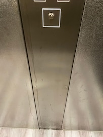 Aufzug dreckig