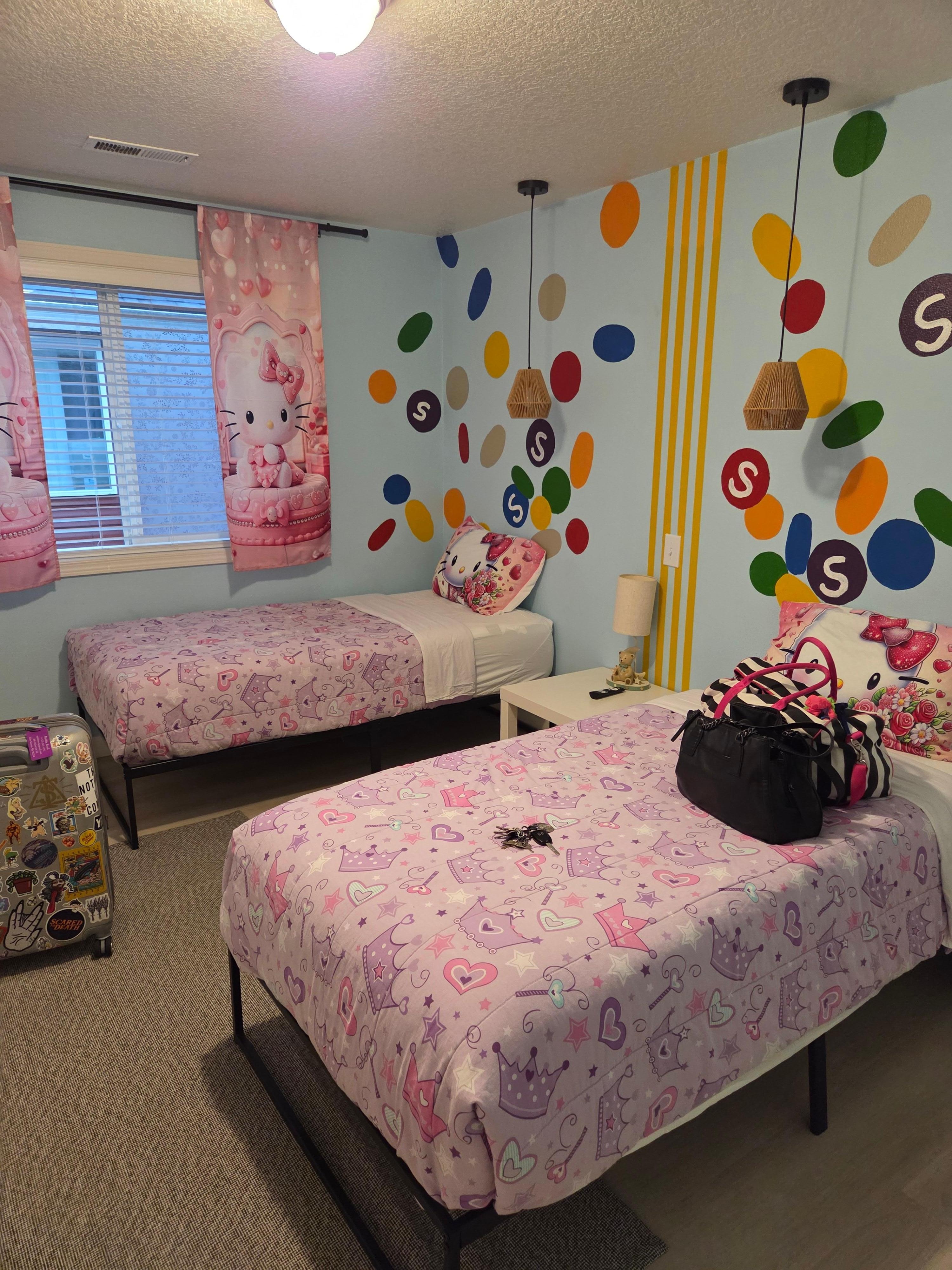 I totally got the hello kitty room all to myself. Very comfy bed! 