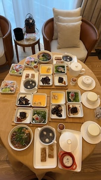 早餐有多種選擇,尤其中式,居然有鮑魚花膠,簡直係帝王色的享受