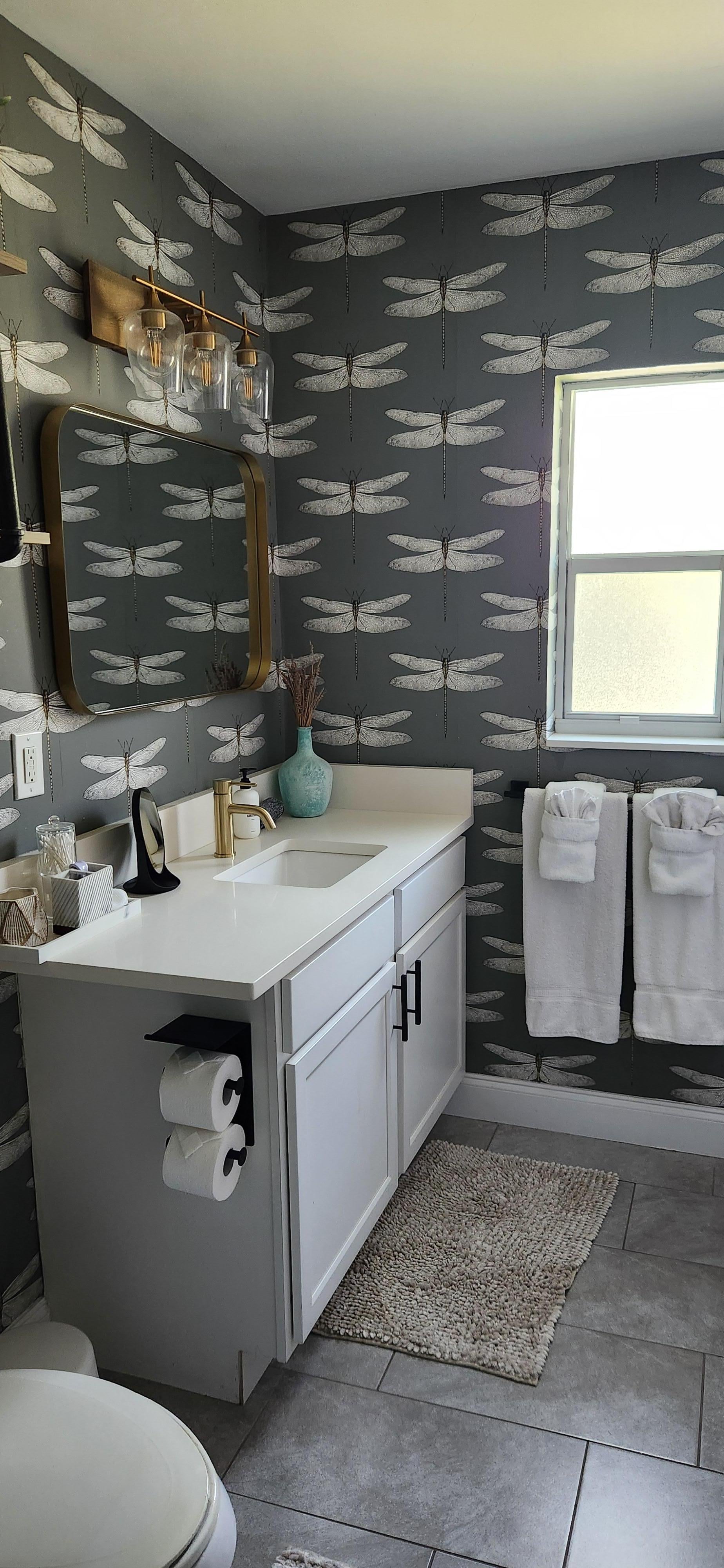 Main bathroom with tub/shower. (Forgot to take a pic of the second toilet only bathroom by the back door!)