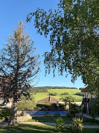 Blick auf die Felder hinterm Haus