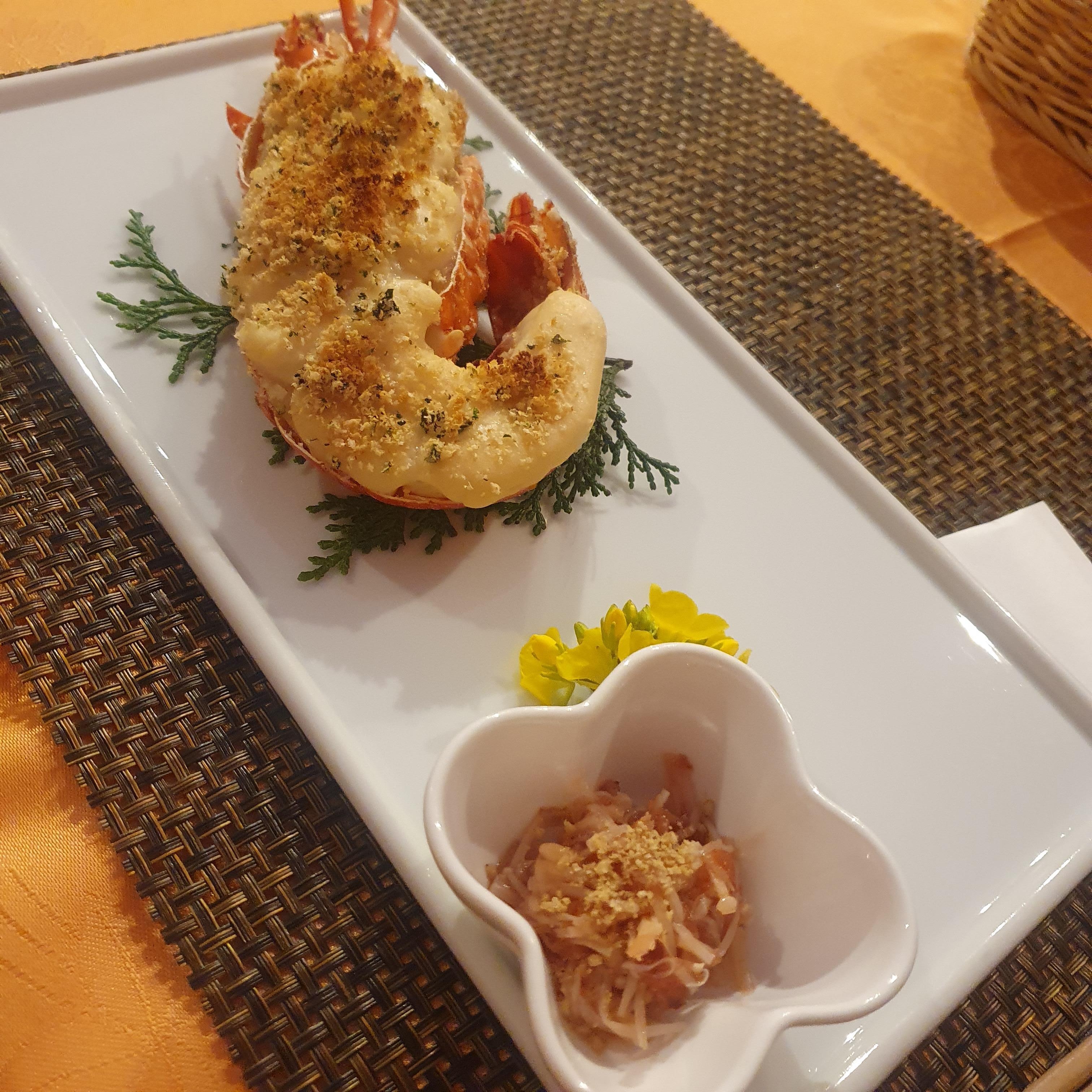 석식 코스중 하나 랍스타