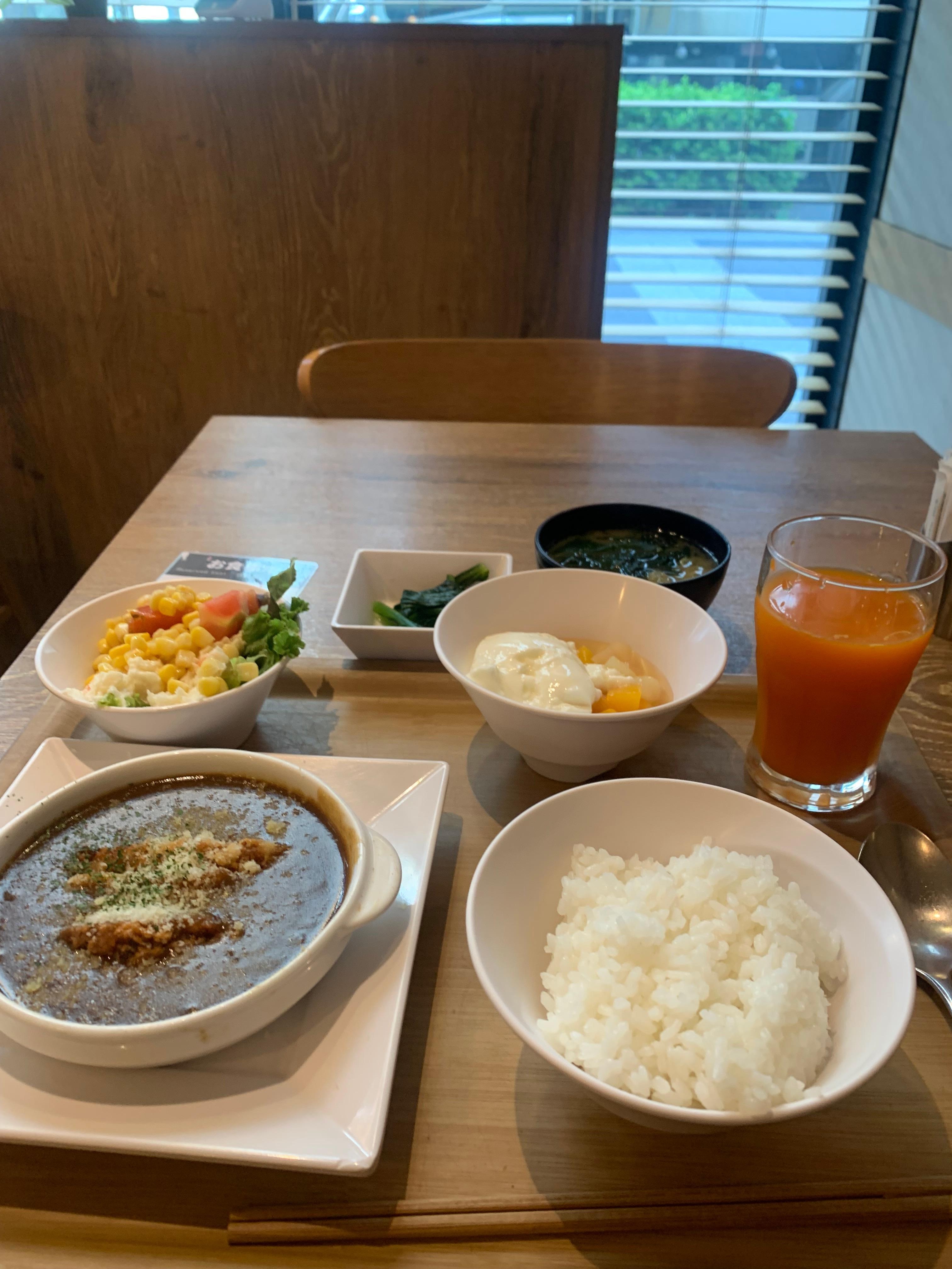 朝食が美味  しくて楽しみです。朝カレーとご飯が毎回の楽しみ😊