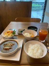 朝食が美味しくて楽しみです。朝カレーとご飯が毎回の楽しみ😊