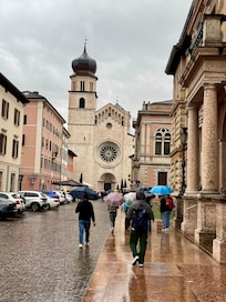 The back walkway to San Vigilio.