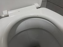Ikke oplyst at man deler badeværelse