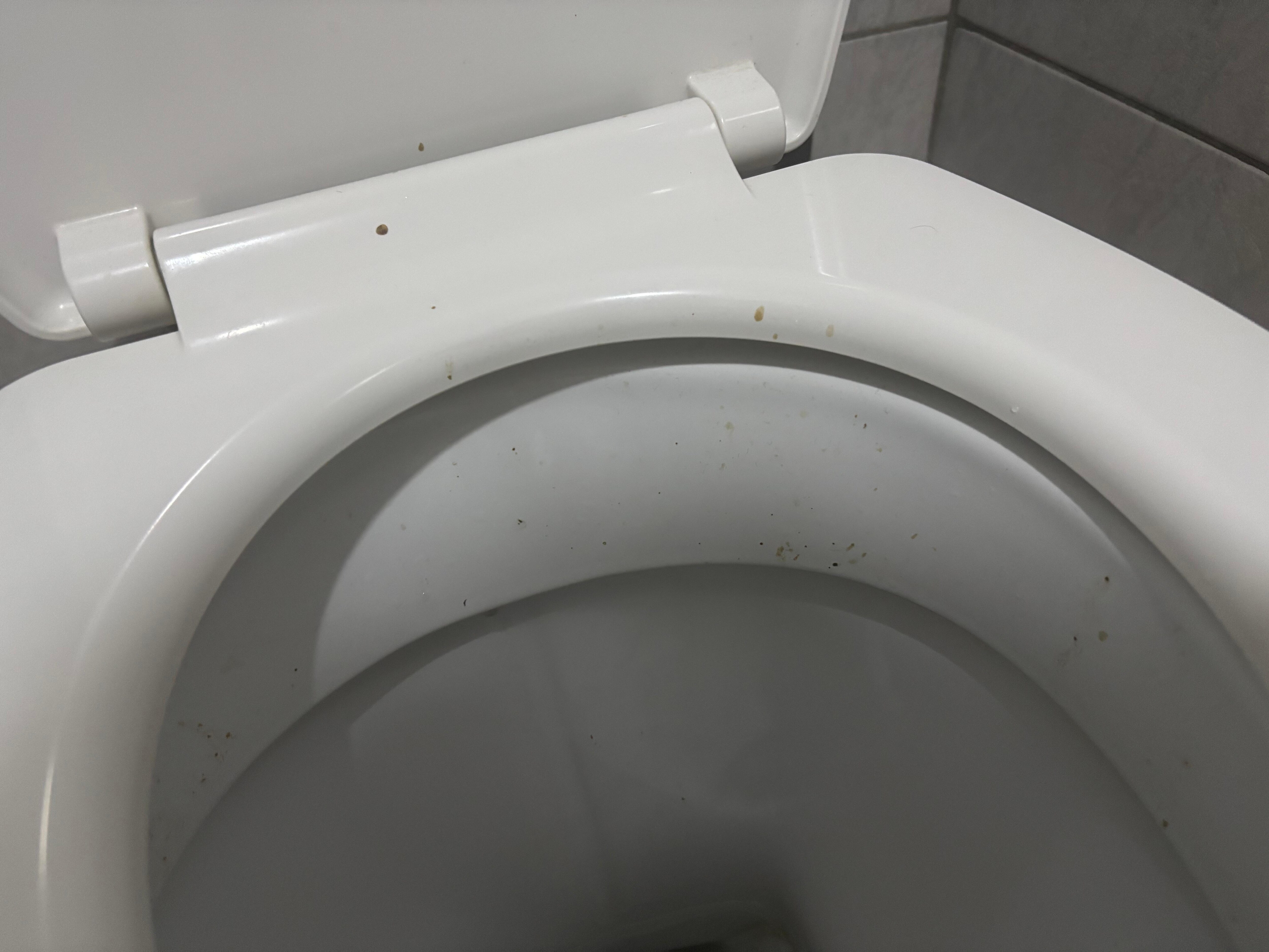 Ikke oplyst at man deler badeværelse 