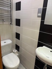 シャワージェル、シャンプー、石鹸あります。