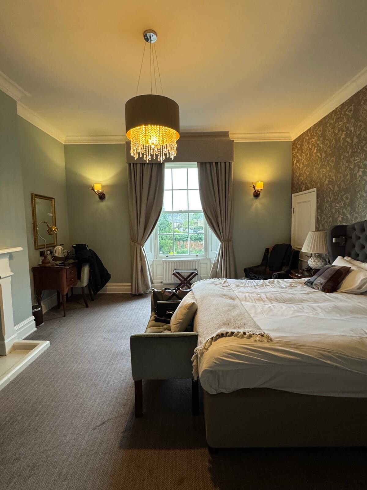 Actual room: the room itself