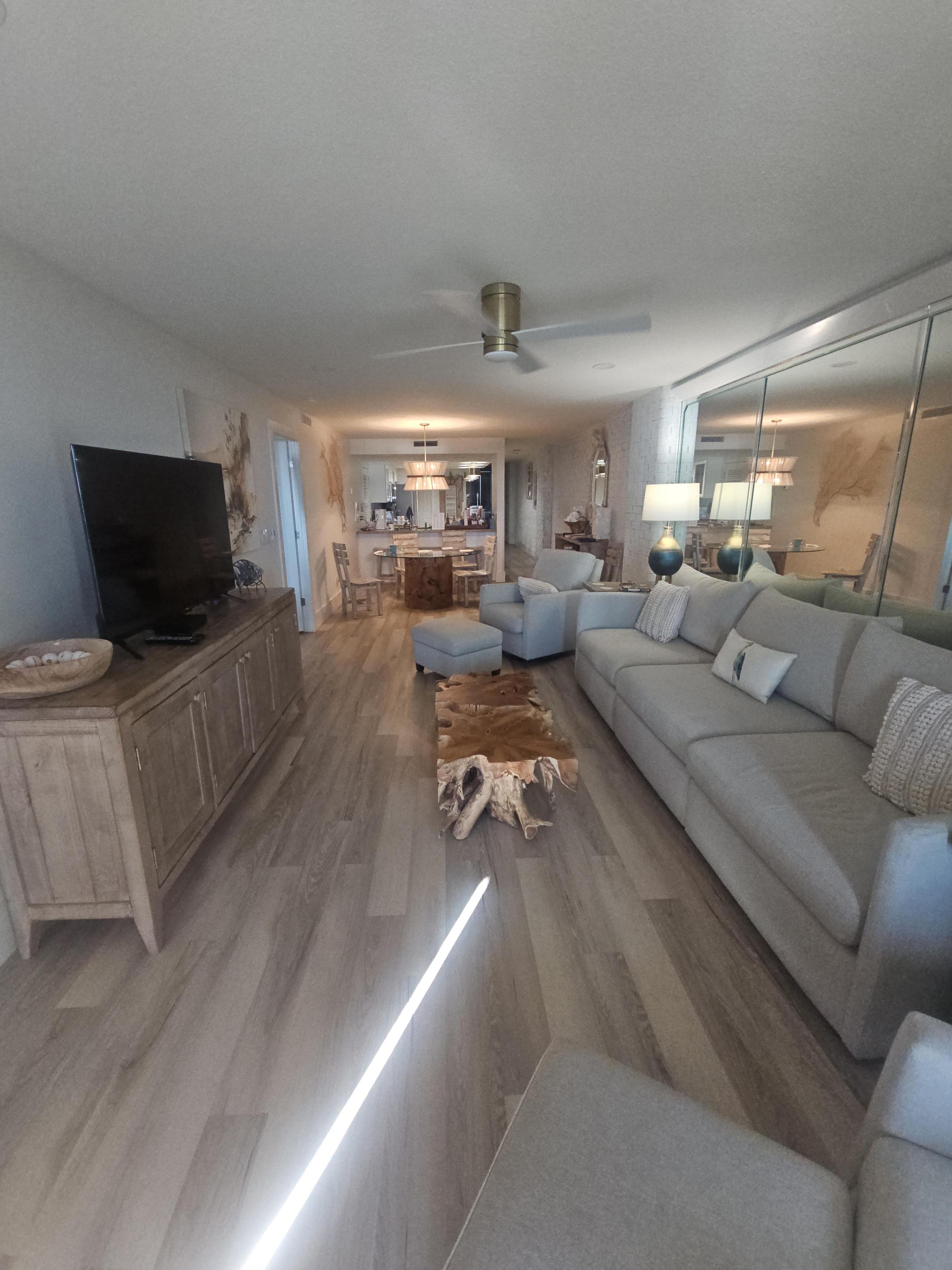 Incredible ropm.  408