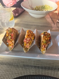 10/10 lobster tacos