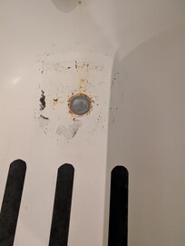 Bath tub needs repair/update