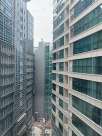 部屋の窓から