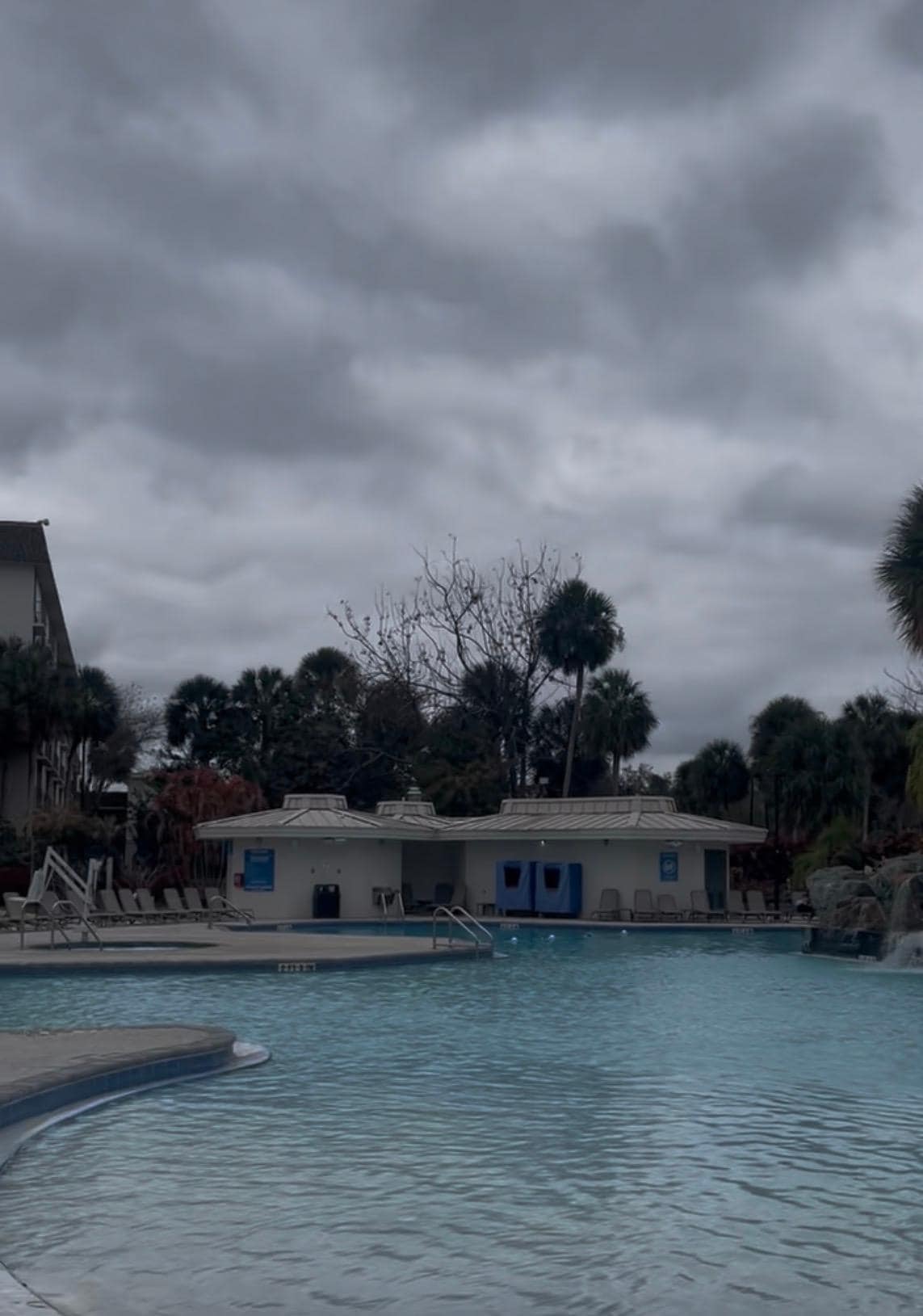 Área de piscina adultos