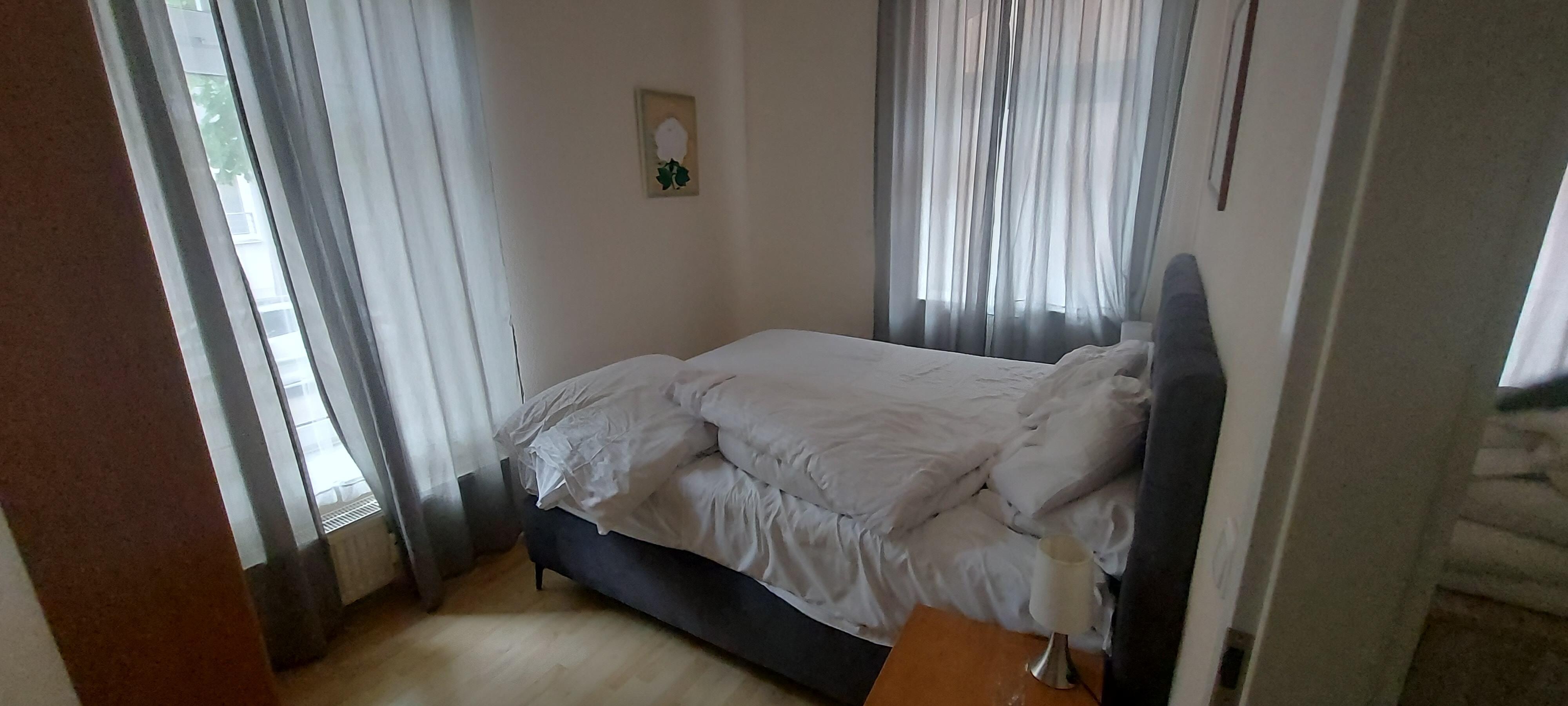 Schlafzimmer rein