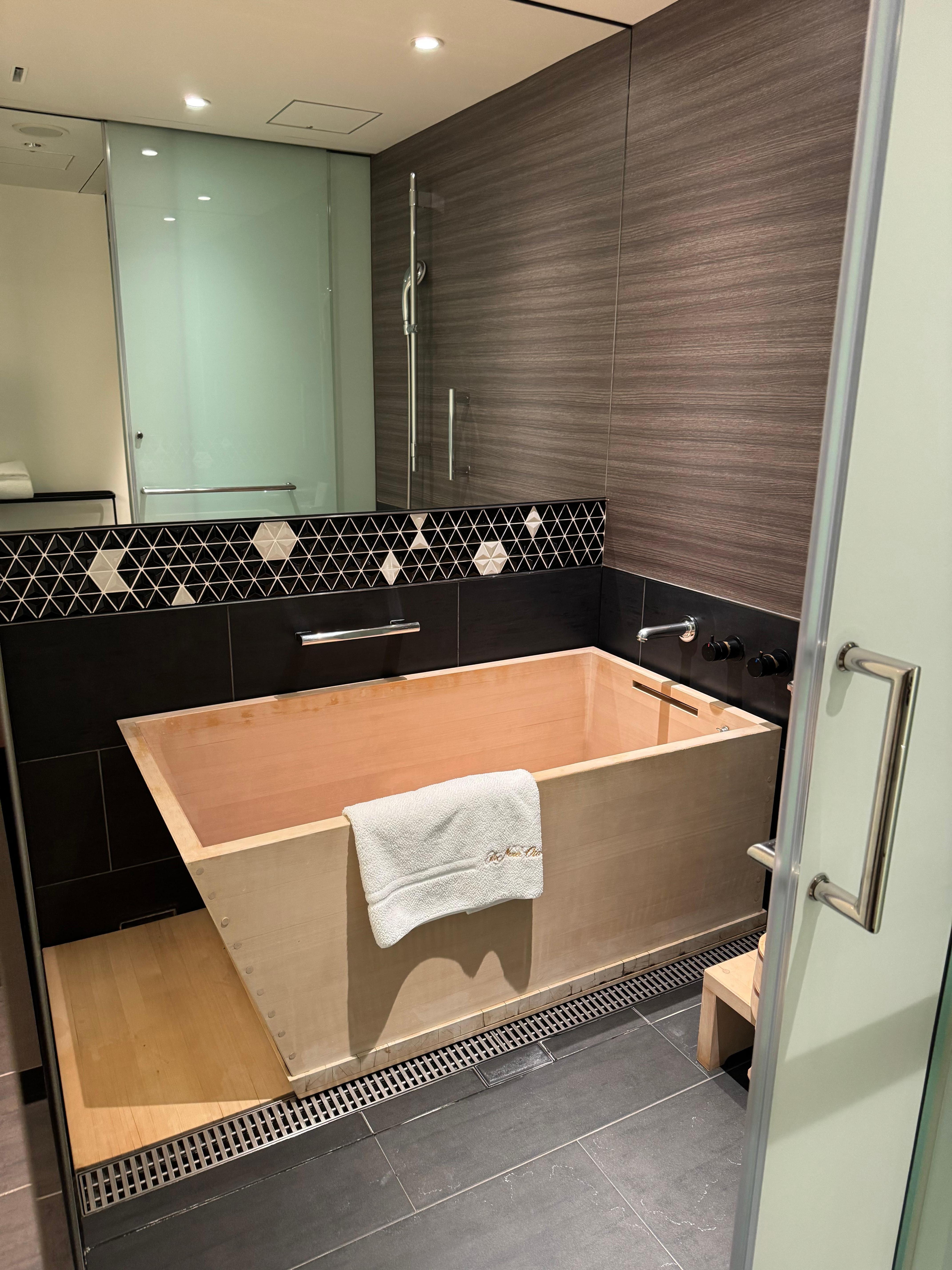 浴室的檜木桶！