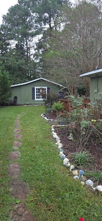 The path leading back to the cottage.