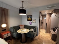 Zimmer mit Sitzecke
