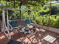 P'tit déj sur la terrasse au frais...