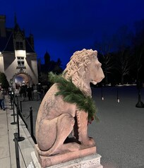 Lion statue at entrance to Biltmore Estate
