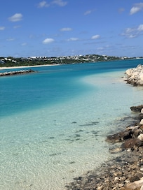 Smiths Reef
25 minute walk,4 minute drive.