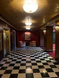 Elevator waiting room