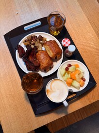 Breakfast buffet 10/10