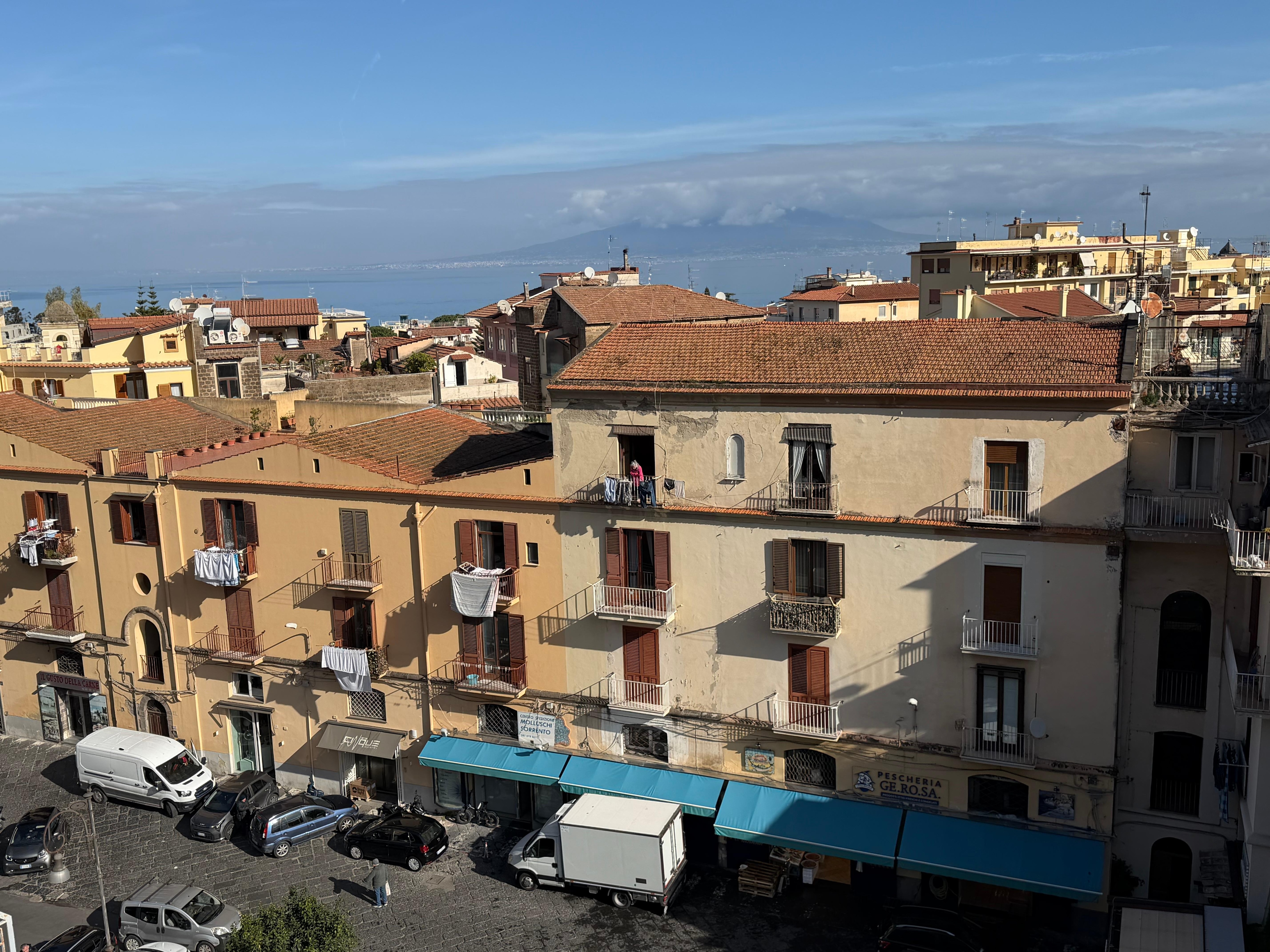 Fresh markets close by!