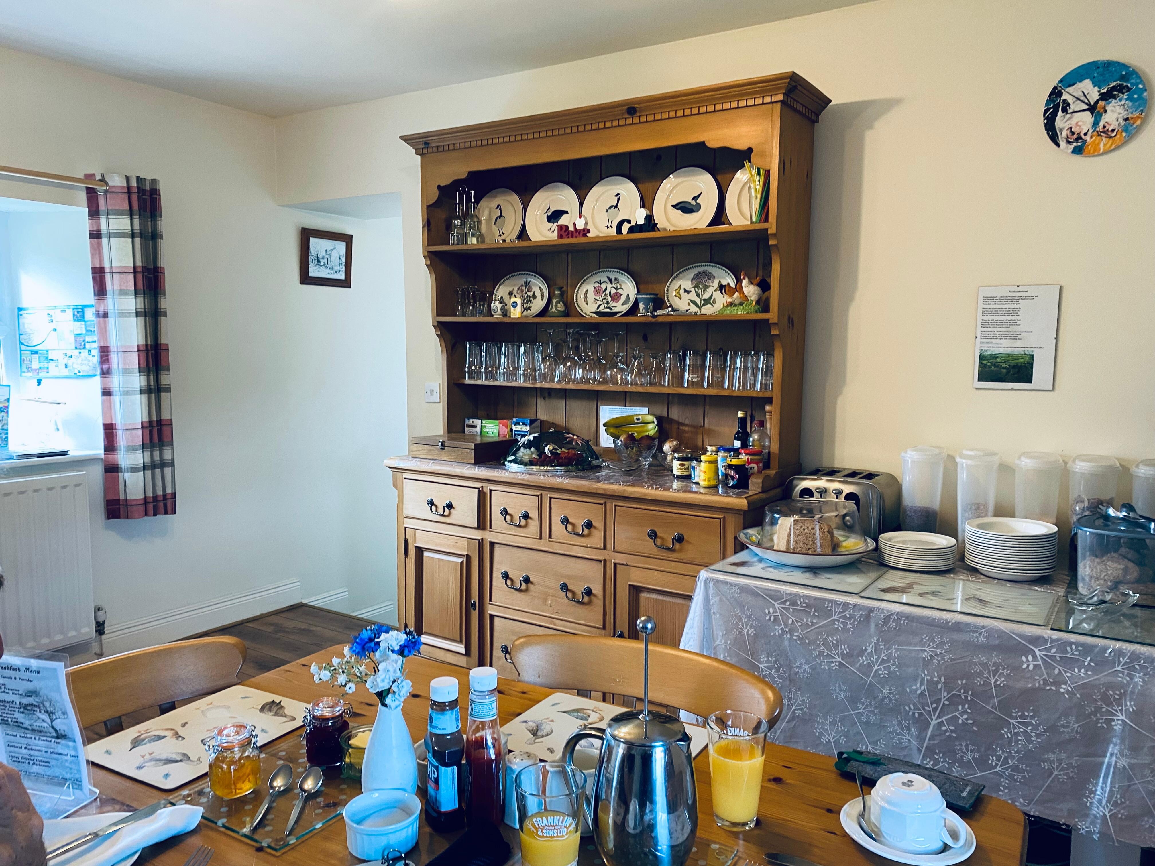 Breakfast room. 