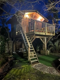 Chalet dans les arbres