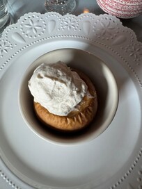 Baked apples with fresh made whipped cream