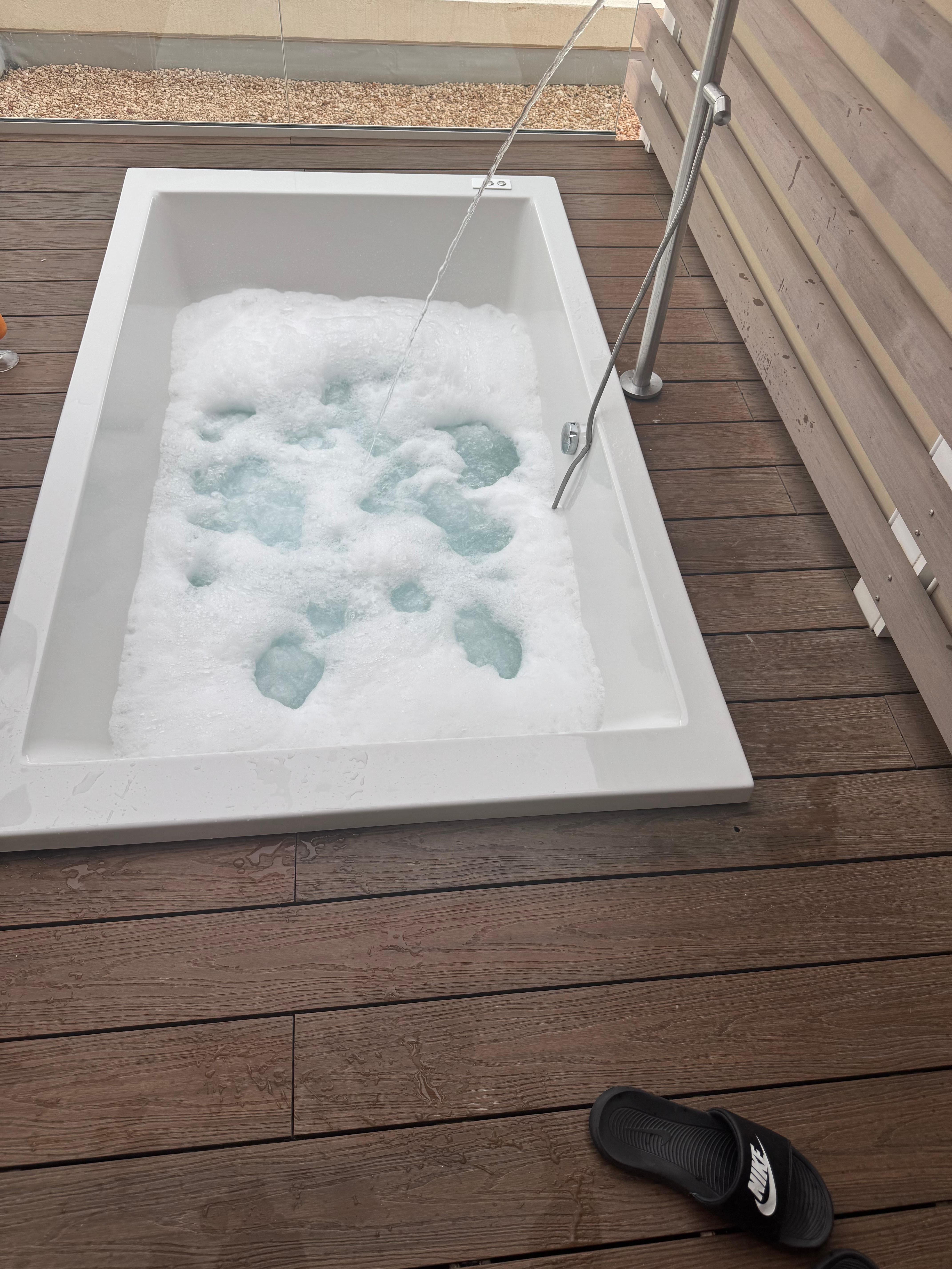 Hot tub on balcony 