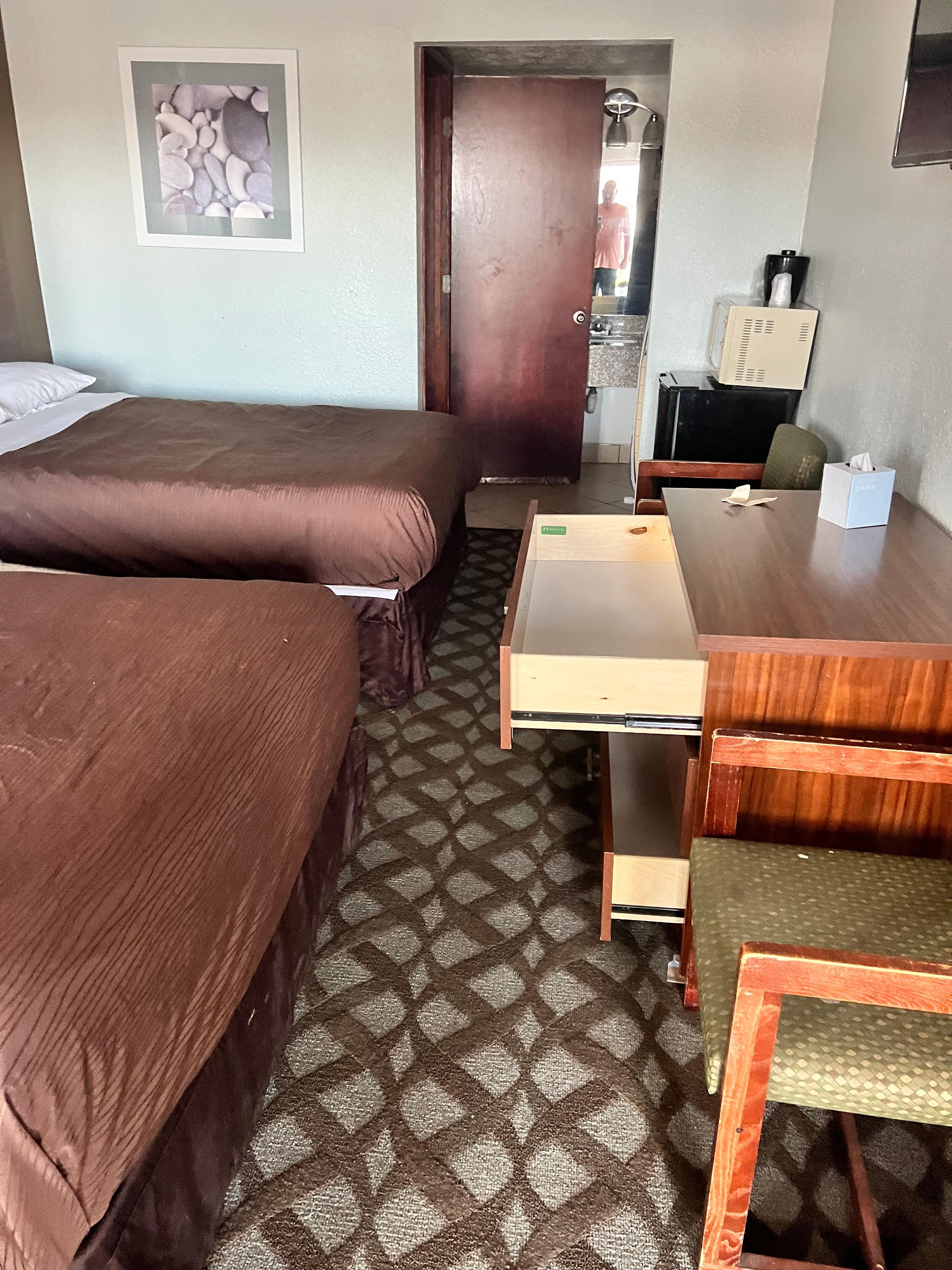 Drawers won’t stay closed. 