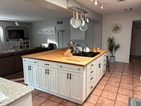 Great kitchen!