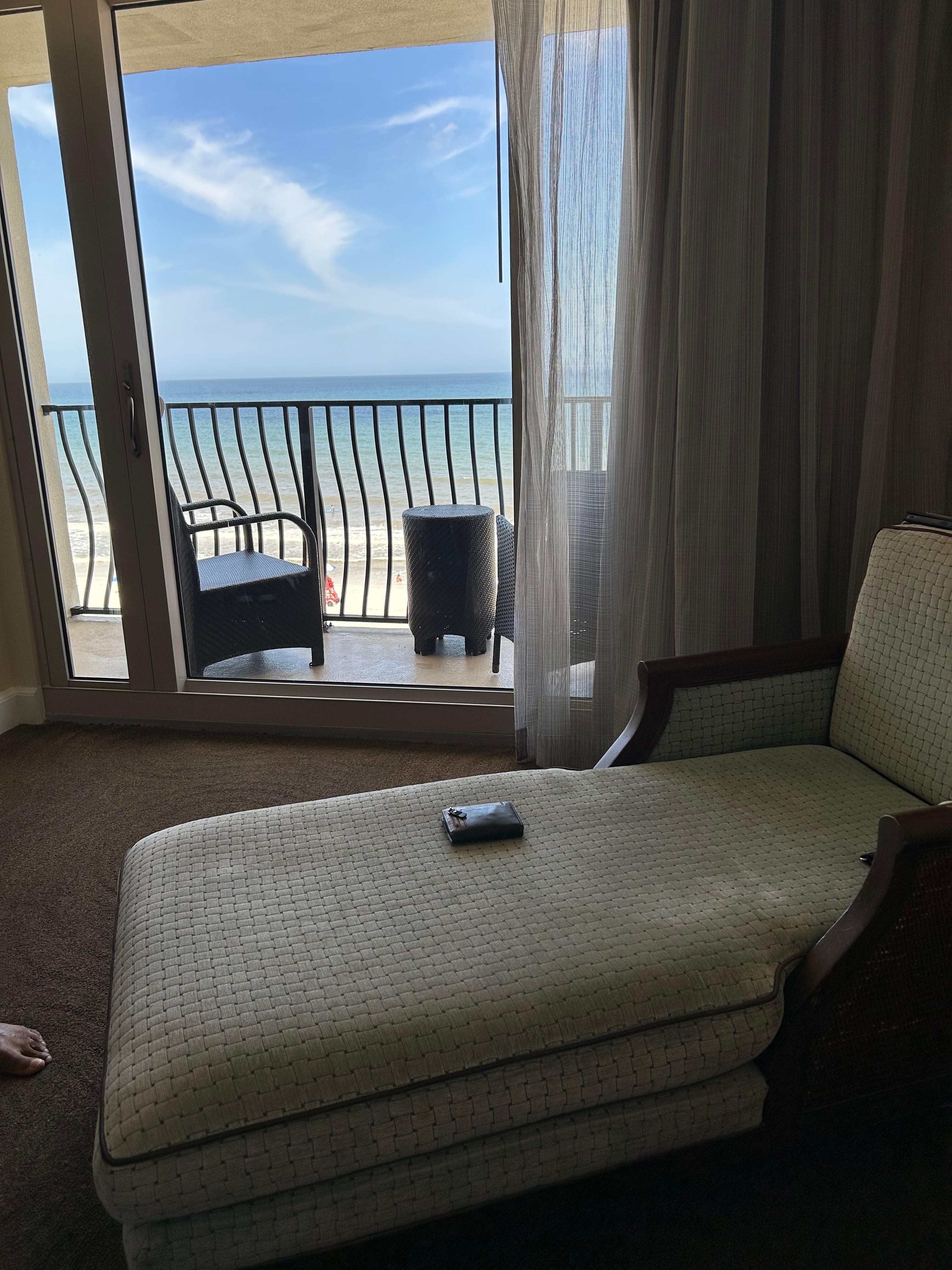 Amazing ocean view from the 6th floor 