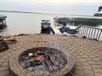 Cozy fire pit close to the water