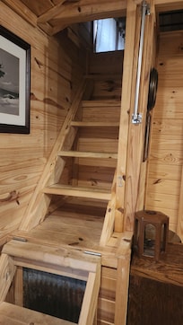 Steps to loft