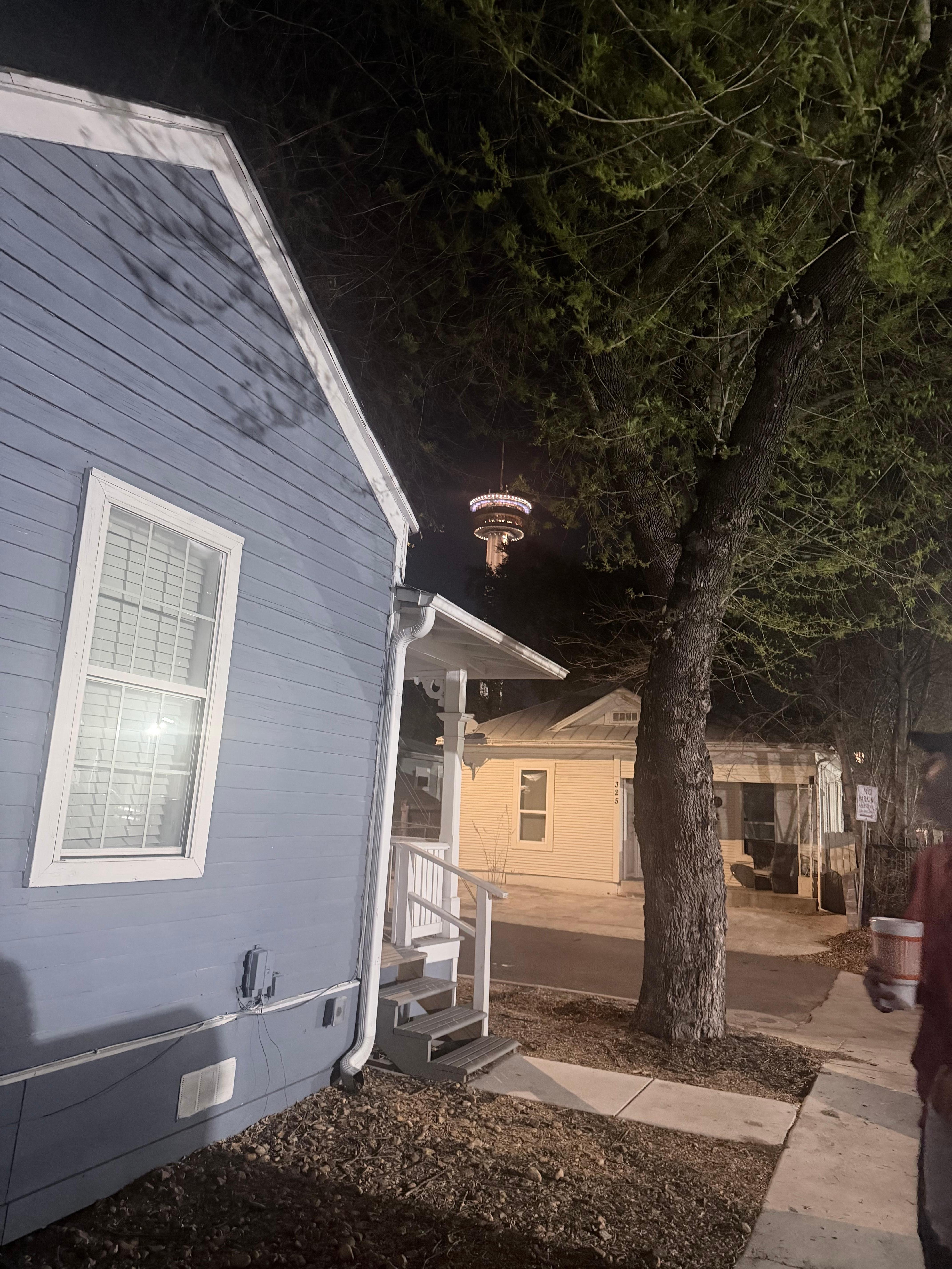 The view from the driveway sweet quiet, getaway. 