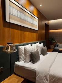 King size bed