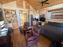 Here’s a shot of the inside.